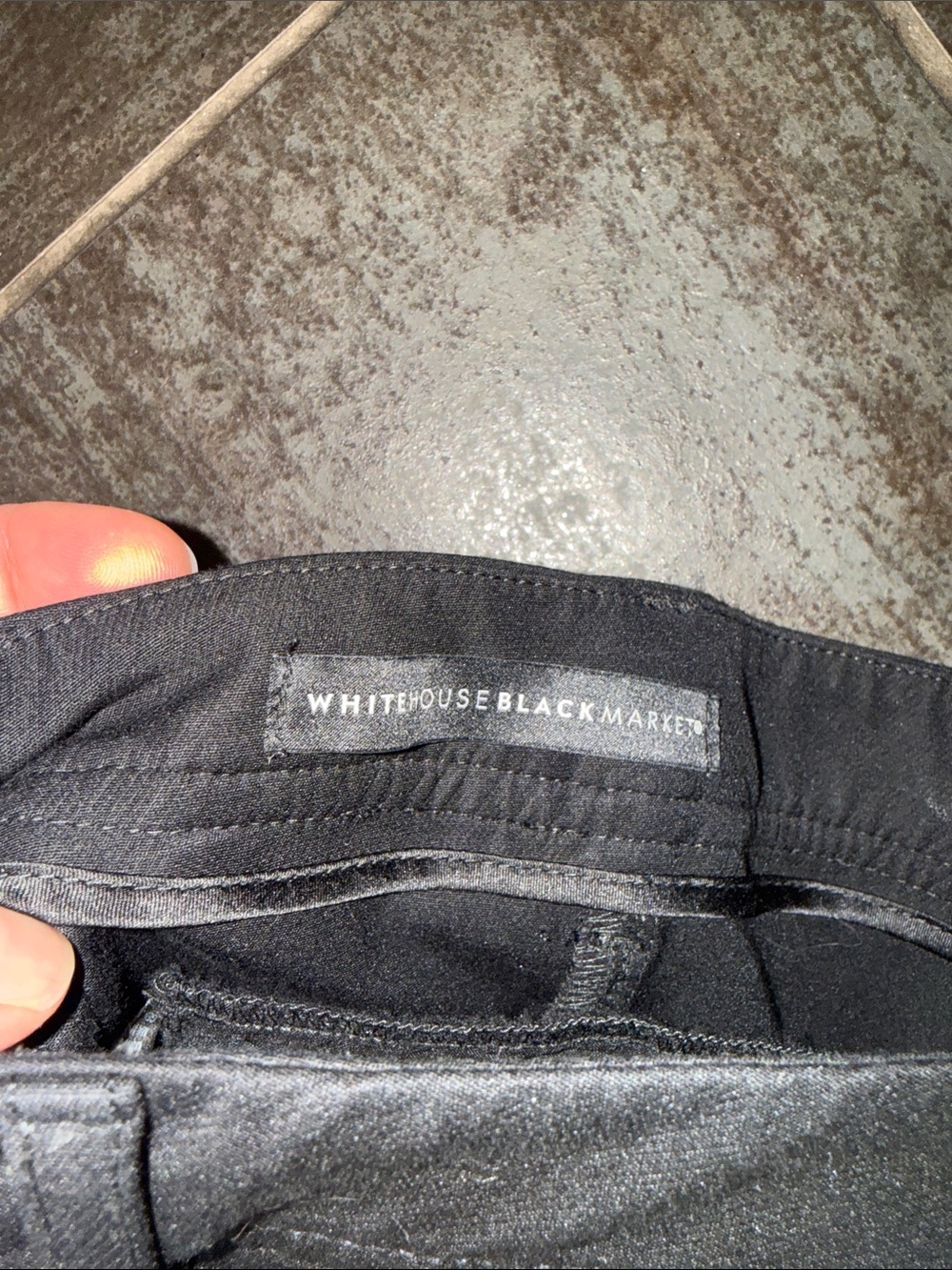 Women’s Black White House black market Cropped Utility Capris - Picture 4 of 4